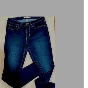 Levi’s 711 Skinny Jeans